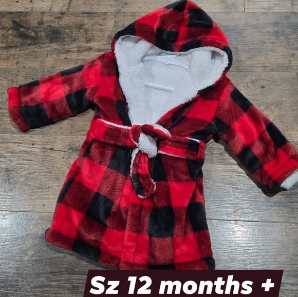 Source Unknown Other - Blankets & beyond baby boy robe sz 12 months